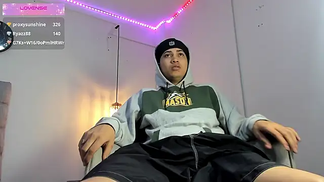 Br4ndxpimm online show from October 13, 2025, 6:53 pm