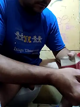 Snapshot of chinoxxx chatting on October 19, 2025, 5:21 am chinoxxx online show from October 19, 2025, 5:21 am