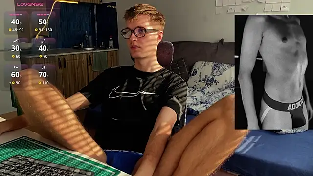 Leonnextdoor online show from February 28, 2026, 7:52 am