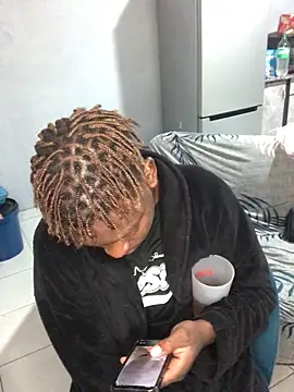 Redfucks333 online show from March 6, 2026, 9:43 pm