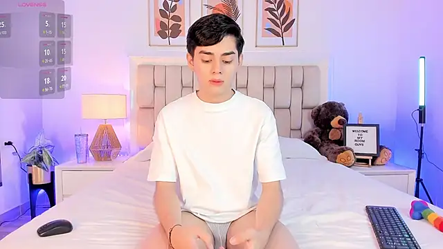 Snapshot of Maxi_little chatting on September 17, 2025, 5:59 pm Maxi little online show from September 17, 2025, 5:59 pm