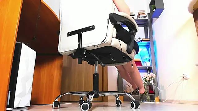 Snapshot of worship_vika chatting on January 15, 2026, 11:57 am worship vika online show from January 15, 2026, 11:57 am