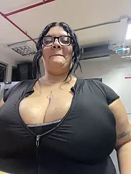 Snapshot of violeta_candyy_ chatting on February 26, 2026, 2:22 am violeta candyy online show from February 26, 2026, 2:22 am