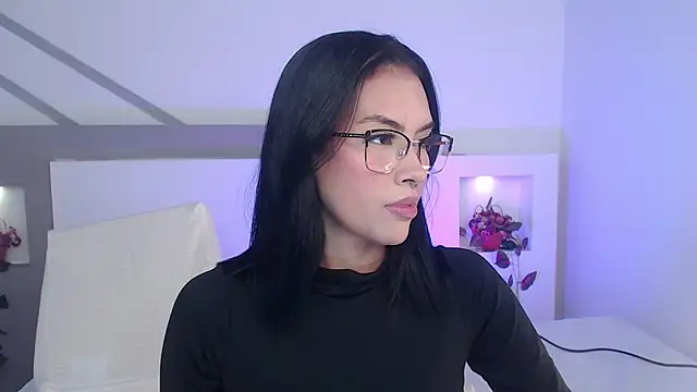 VenusEvans1 online show from February 19, 2025, 12:14 am