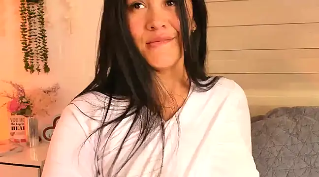 Snapshot of AnniFox chatting on March 21, 2025, 4:51 pm AnniFox online show from March 21, 2025, 4:51 pm