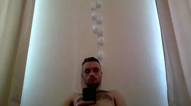 Snapshot of tomasek28 chatting on December 27, 2024, 11:06 am tomasek28 online show from December 27, 2024, 11:06 am