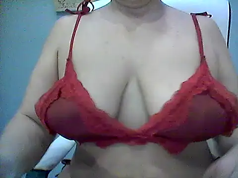 Snapshot of Betty2u chatting on March 18, 2025, 7:44 am Betty2u online show from March 18, 2025, 7:44 am