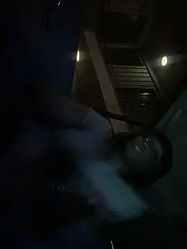 cinnabunzbunz86 online show from February 25, 2025, 5:30 am