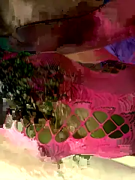 cinnabunzbunz86 online show from November 12, 2025, 3:49 pm