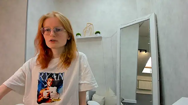 ElizabethHarpper online show from February 2, 2025, 8:13 am