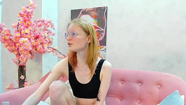 ElizabethHarpper online show from February 14, 2025, 3:15 pm