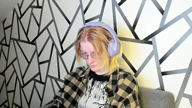 ElizabethHarpper online show from November 7, 2025, 1:32 am