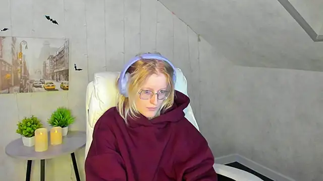 ElizabethHarpper online show from November 19, 2025, 1:27 am