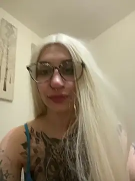 Bunny-xiel online show from February 3, 2025, 10:43 pm