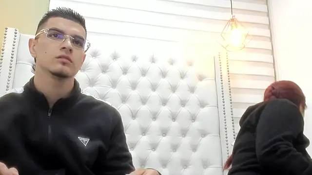 DAVID VICTORIAA online show from October 15, 2025, 12:57 pm