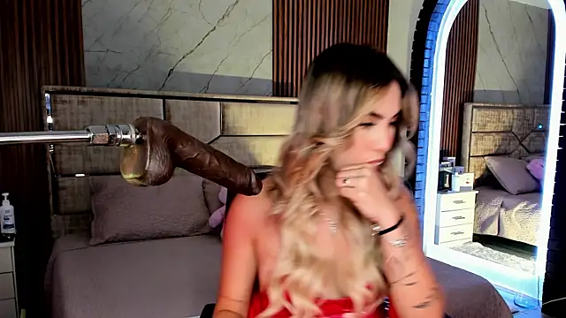 EmiilyHendriixx online show from October 9, 2025, 8:20 pm