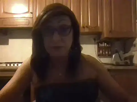 Snapshot of Tiabet chatting on September 24, 2025, 8:48 pm Tiabet online show from September 24, 2025, 8:48 pm