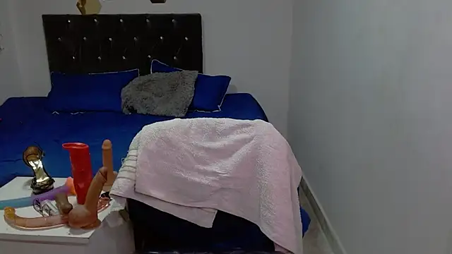 brittanysexhot online show from September 22, 2025, 7:09 pm