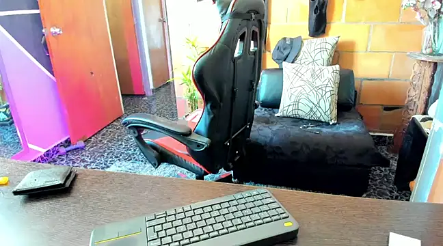 Adam Valenciia online show from March 8, 2025, 3:13 pm