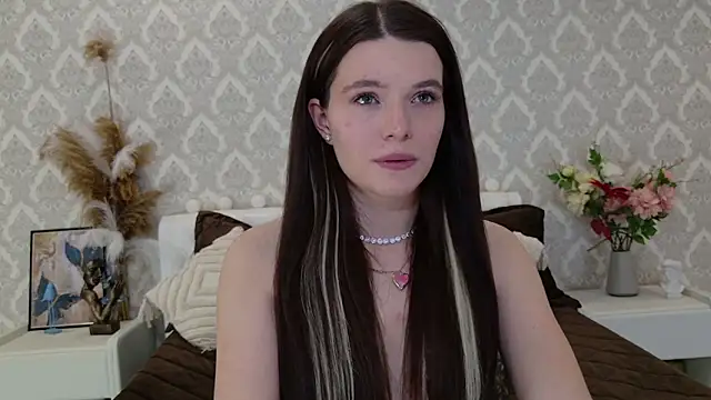 Snapshot of Nellie_Medina chatting on March 4, 2025, 2:27 am Nellie Medina online show from March 4, 2025, 2:27 am