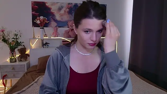 Nellie Medina online show from April 25, 2026, 2:47 pm