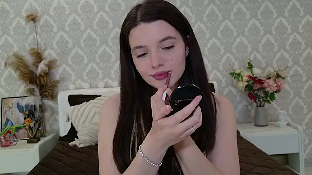 Snapshot of Nellie_Medina chatting on March 12, 2025, 3:24 am Nellie Medina online show from March 12, 2025, 3:24 am