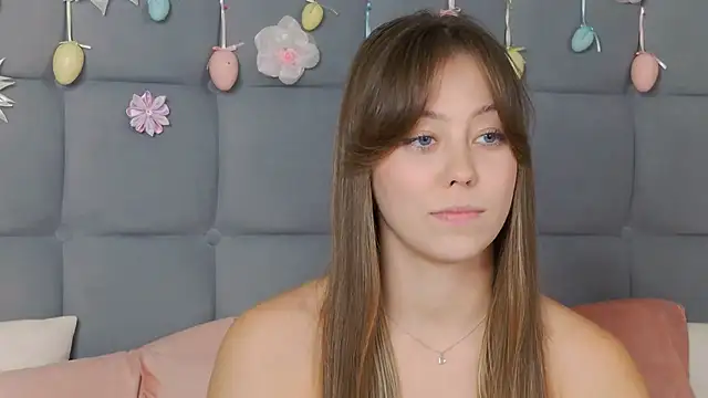 Snapshot of TheEmma chatting on April 18, 2026, 7:07 pm TheEmma online show from April 18, 2026, 7:07 pm