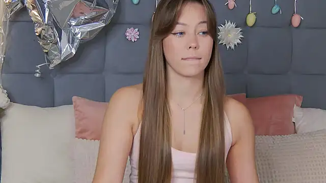 Snapshot of TheEmma chatting on April 25, 2026, 2:58 pm TheEmma online show from April 25, 2026, 2:58 pm