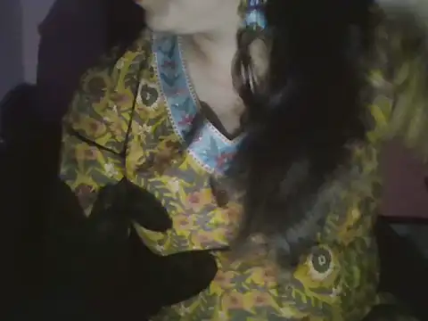 Hot-shanvi online show from April 15, 2026, 4:55 pm