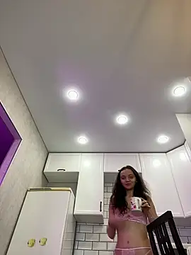 Snapshot of TheYourL chatting on February 19, 2025, 9:58 pm TheYourL online show from February 19, 2025, 9:58 pm