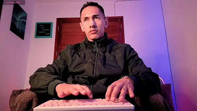 Snapshot of Joylopez_fit chatting on April 15, 2026, 11:05 am Joylopez fit online show from April 15, 2026, 11:05 am