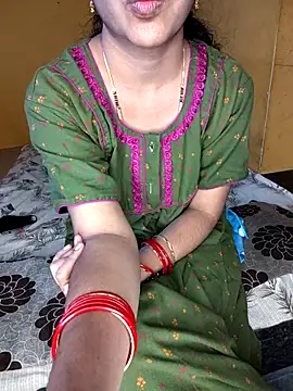 lovelygirl4567 online show from October 3, 2025, 9:44 am