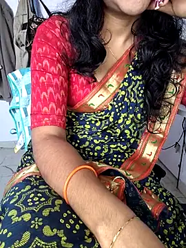 lovelygirl4567 online show from December 1, 2025, 5:52 am