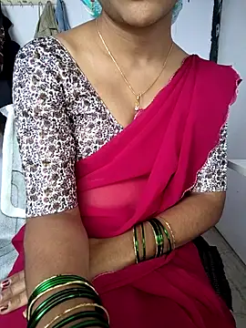 lovelygirl4567 online show from December 5, 2025, 6:45 am