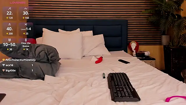 SamaraSinn online show from March 16, 2025, 12:11 pm