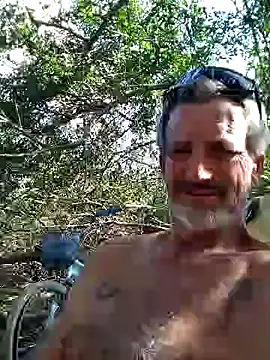 Snapshot of Cloudin_around chatting on February 6, 2025, 4:47 pm Cloudin around online show from February 6, 2025, 4:47 pm