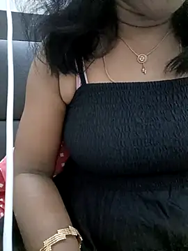 Tamil Vishalini online show from October 12, 2025, 6:15 am