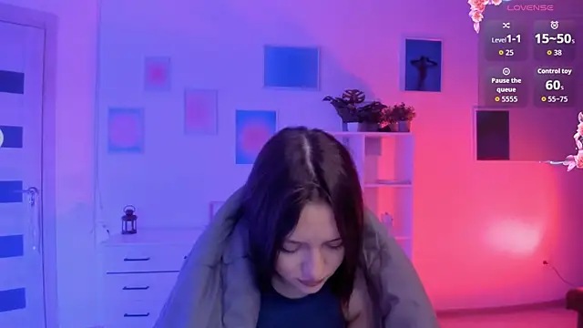 Snapshot of MiaVixxen chatting on December 18, 2025, 3:55 am MiaVixxen online show from December 18, 2025, 3:55 am