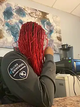 Snapshot of DamnBubbles chatting on February 9, 2025, 10:11 pm DamnBubbles online show from February 9, 2025, 10:11 pm