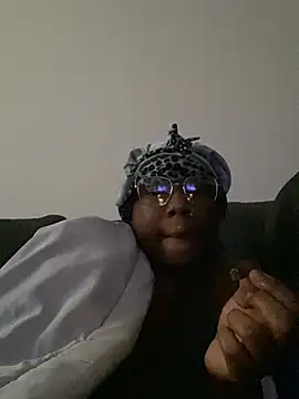 Snapshot of DamnBubbles chatting on January 21, 2025, 1:11 pm DamnBubbles online show from January 21, 2025, 1:11 pm