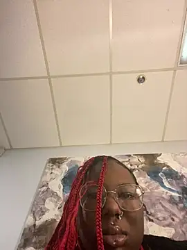 Snapshot of DamnBubbles chatting on February 9, 2025, 3:53 am DamnBubbles online show from February 9, 2025, 3:53 am