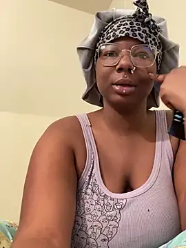 Snapshot of DamnBubbles chatting on January 29, 2025, 3:54 am DamnBubbles online show from January 29, 2025, 3:54 am