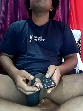 Snapshot of Remo0 chatting on October 5, 2025, 4:03 am Remo0 online show from October 5, 2025, 4:03 am