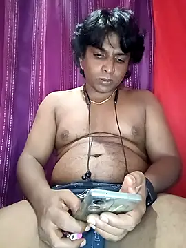 Snapshot of Remo0 chatting on October 7, 2025, 1:23 pm Remo0 online show from October 7, 2025, 1:23 pm