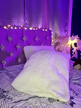 Snapshot of PaulaOrtiz_1 chatting on November 9, 2025, 11:36 am PaulaOrtiz 1 online show from November 9, 2025, 11:36 am