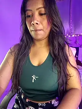 Snapshot of PaulaOrtiz_1 chatting on November 10, 2025, 11:15 am PaulaOrtiz 1 online show from November 10, 2025, 11:15 am