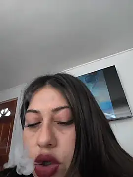 Snapshot of Americ44 chatting on June 24, 2026, 5:33 pm Americ44 online show from June 24, 2026, 5:33 pm