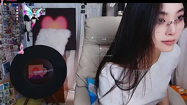 Snapshot of xiaotiantian-76 chatting on December 3, 2025, 2:12 am xiaotiantian-76 online show from December 3, 2025, 2:12 am