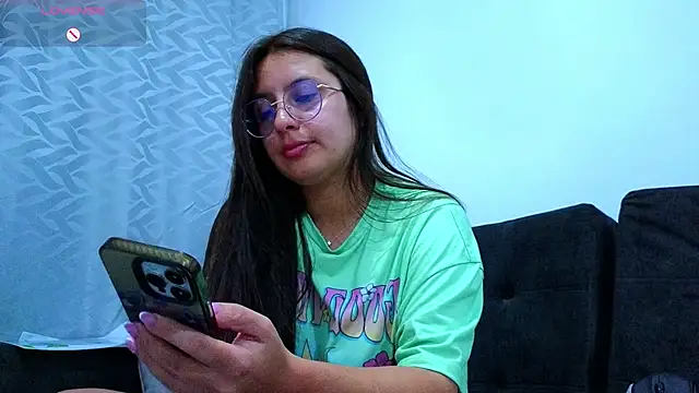 Snapshot of Gretta_Hot chatting on February 18, 2025, 12:05 am Gretta Hot online show from February 18, 2025, 12:05 am