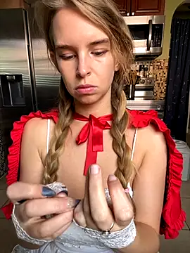 thigh hi online show from October 31, 2025, 4:14 pm